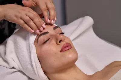 Trattamento Pulizia Viso ad Aestetica Salvati, Napoli