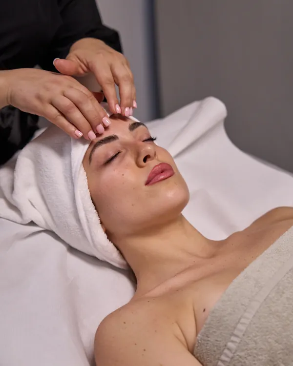 Pulizia viso professionale ad Aestetica Salvati, Napoli